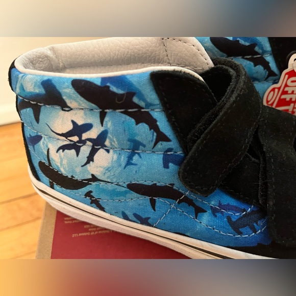 Vans-shark swim Velcro - Picture 2 of 4